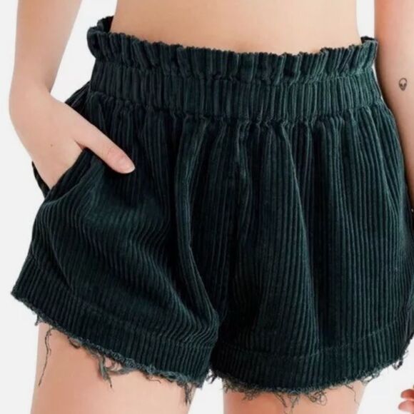 Urban Outfitters Pants - Urban outfitters corduroy frayed pull on shorts high‎ rise